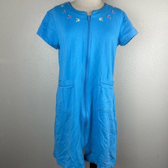 Passports Full Zip Shower/Pool Robe Size M EUC - Picture 2 of 8